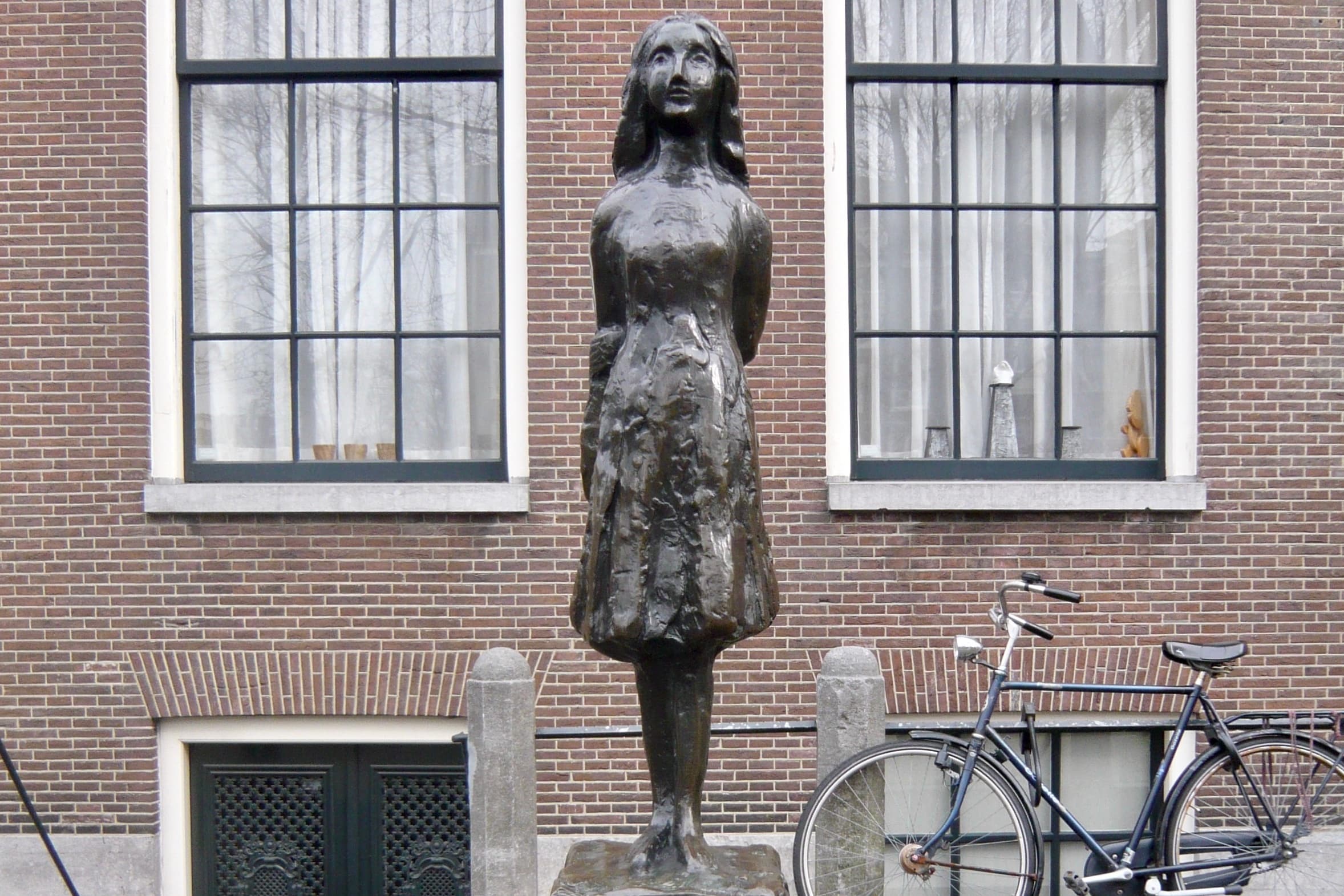 Anne Frank’s Amsterdam: Jewish History & WWII Semi-Private tour