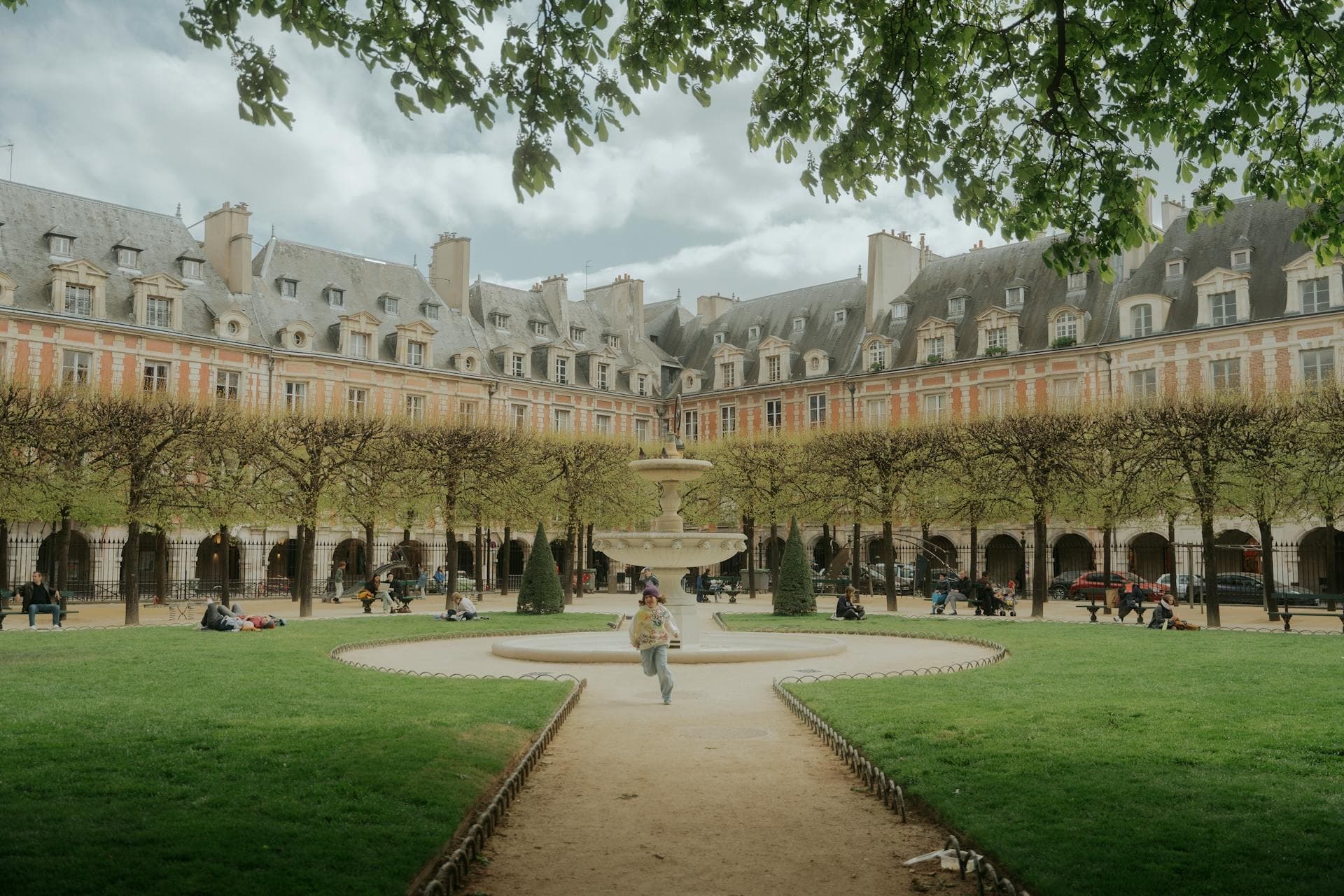 Le Marais, Jewish and LGBT+ Tour
