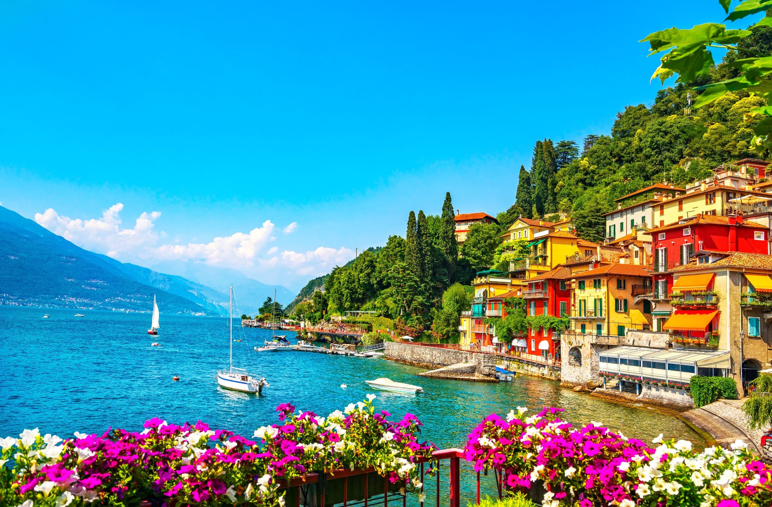 Como Lake: Walking and Boat Private Tour