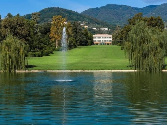 Private E-Bike tour to the fabulous Villa Reale