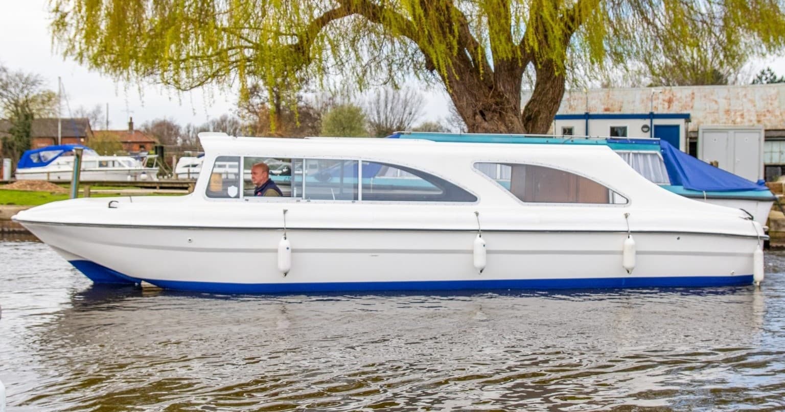Picnic Boat – Jumbo - For 12 people