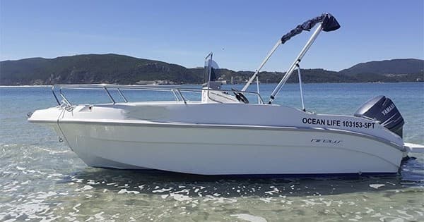 Bateau à moteur 8 places