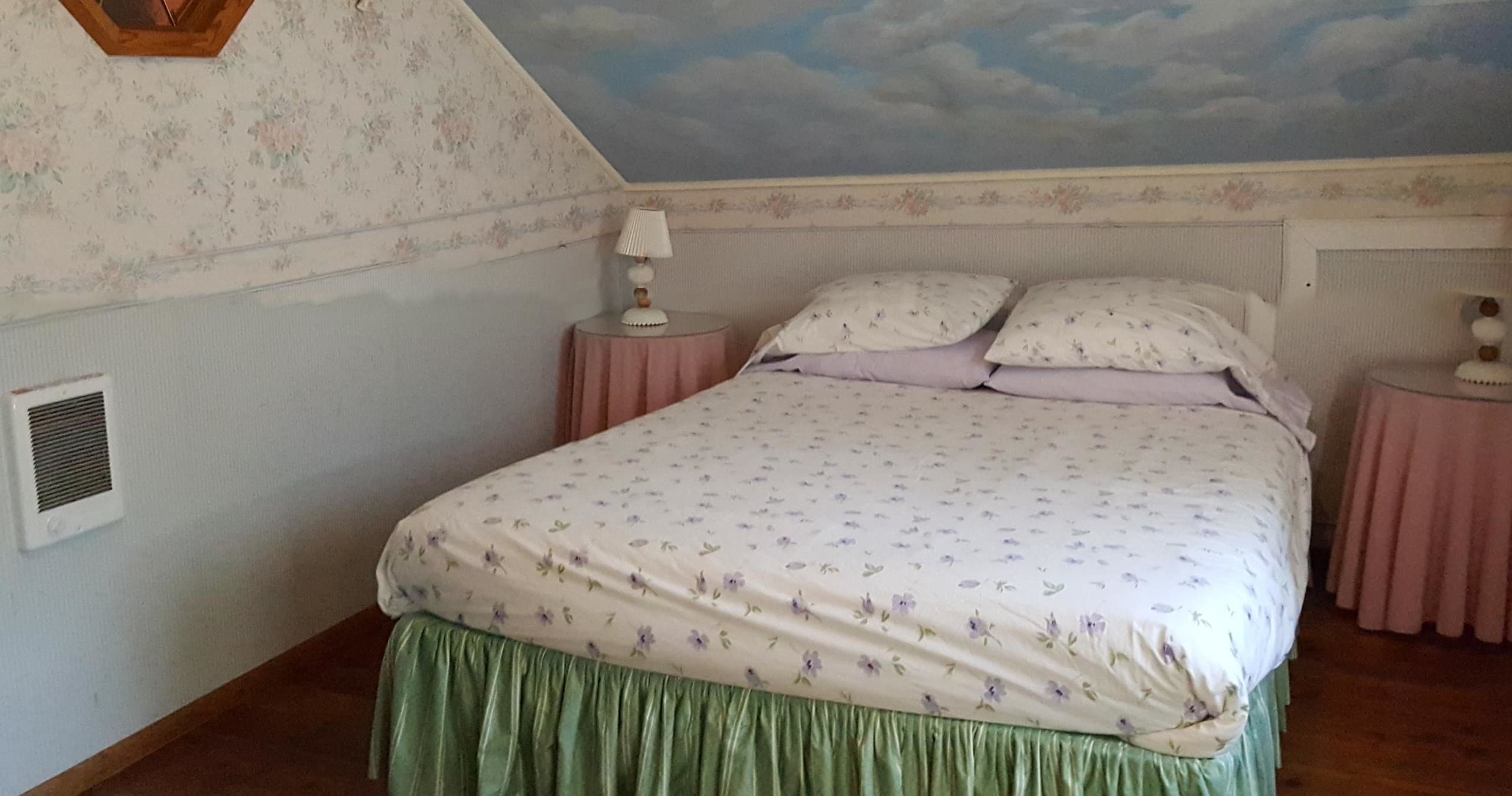 Cloud 9 Suite Room