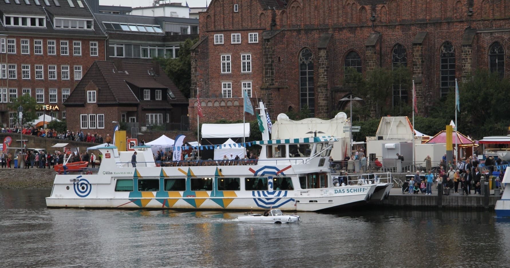 Hin- und Rückfahrt: Pier2 → Brake