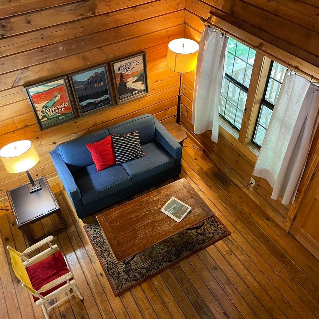 Bear’s Den Cabin