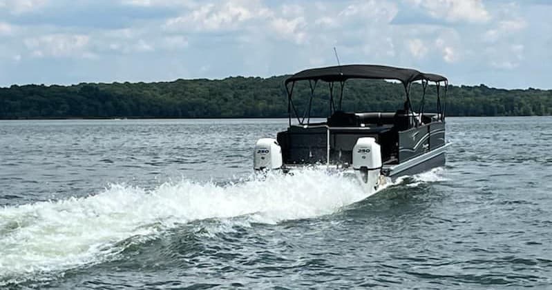Captained Luxury Tritoon