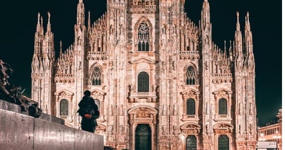 Tour serale a piedi di 2 ore a Milano