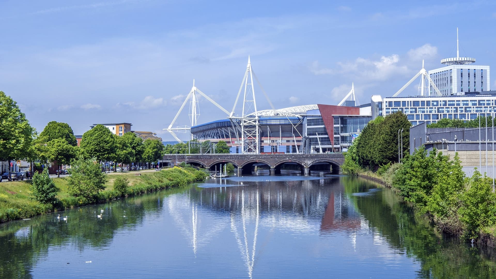 PRIVATE HALF-DAY WALKING TOUR OF CARDIFF