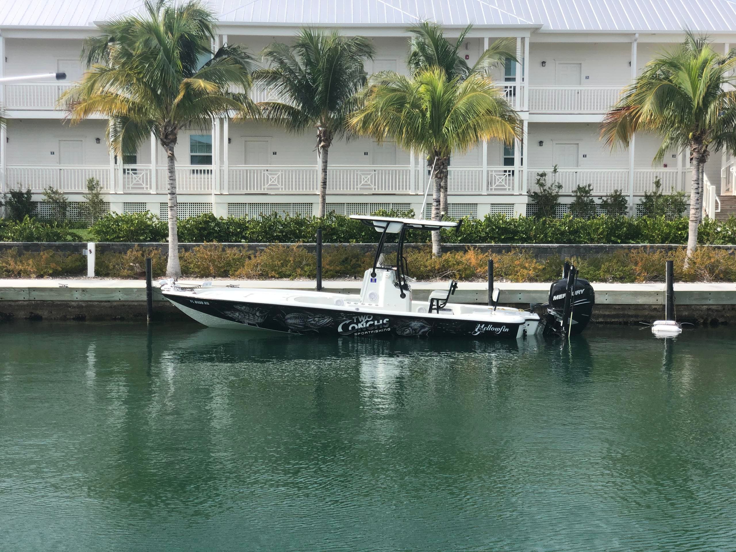 24’ Yellowfin Bay Boat w/ Mercury 300