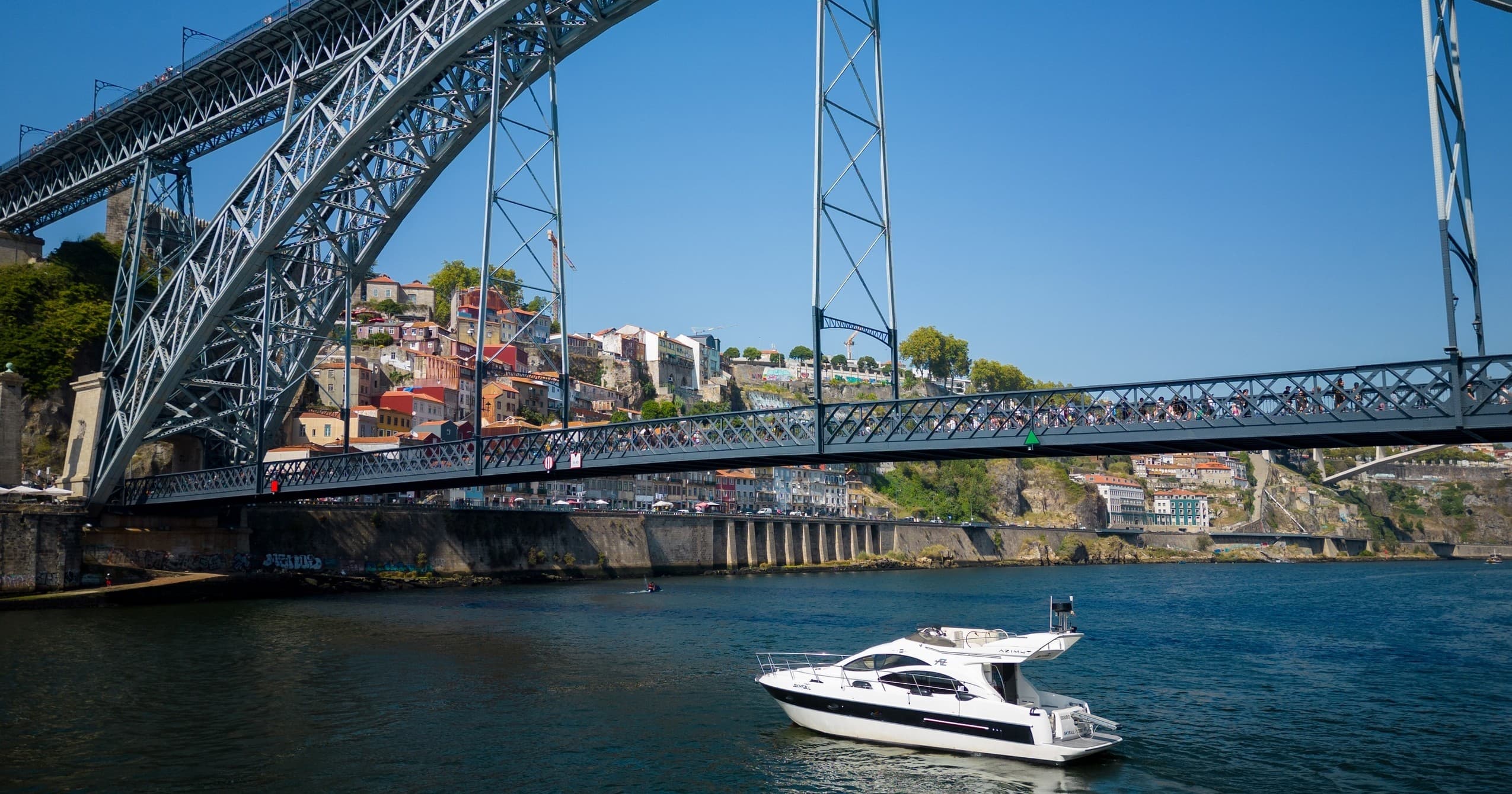 Exclusive Cruise 3h at Skyfall