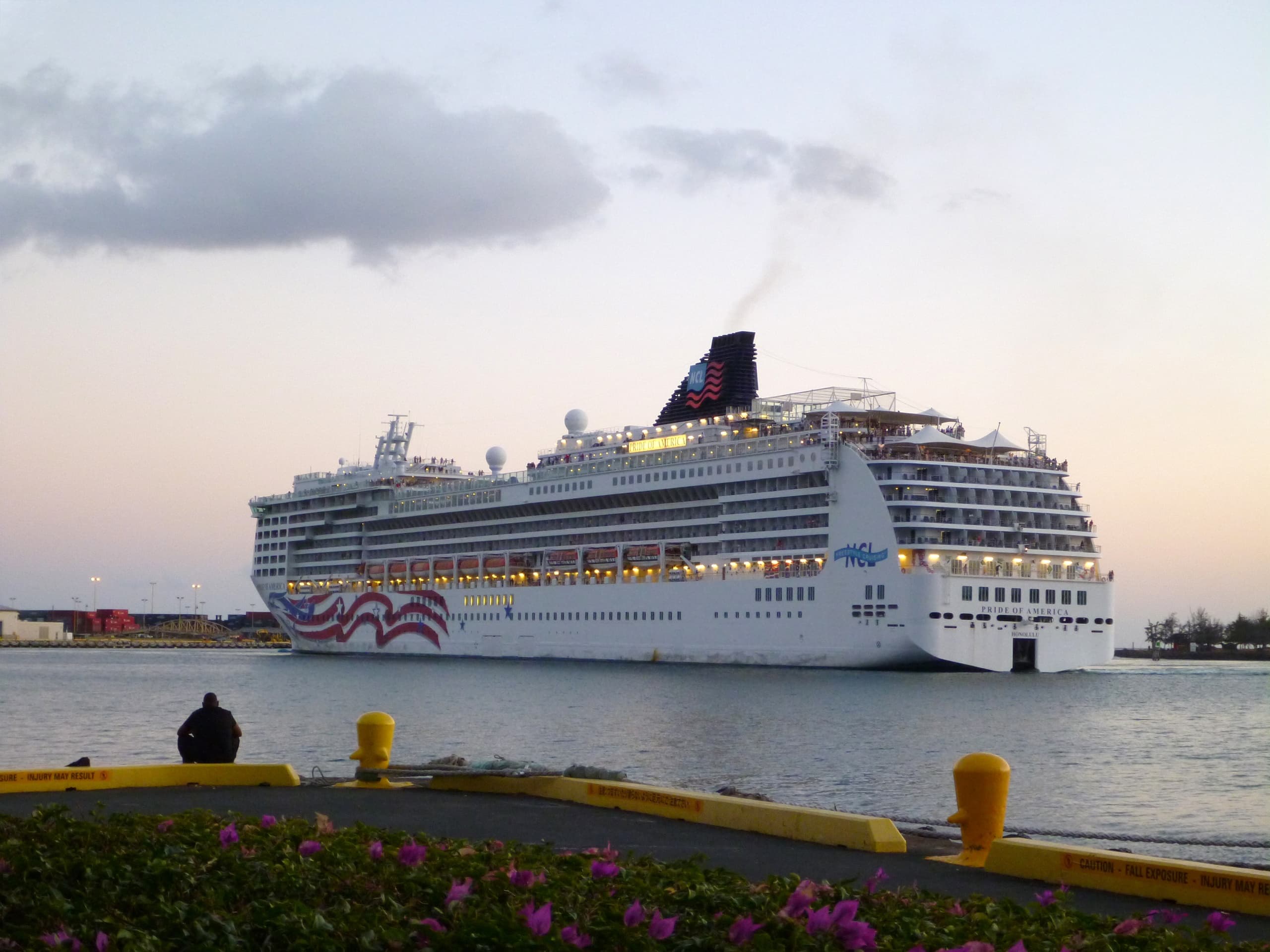 「One-Way Transfer」Airport or Waikiki Hotels ⮕ Honolulu Harbor
