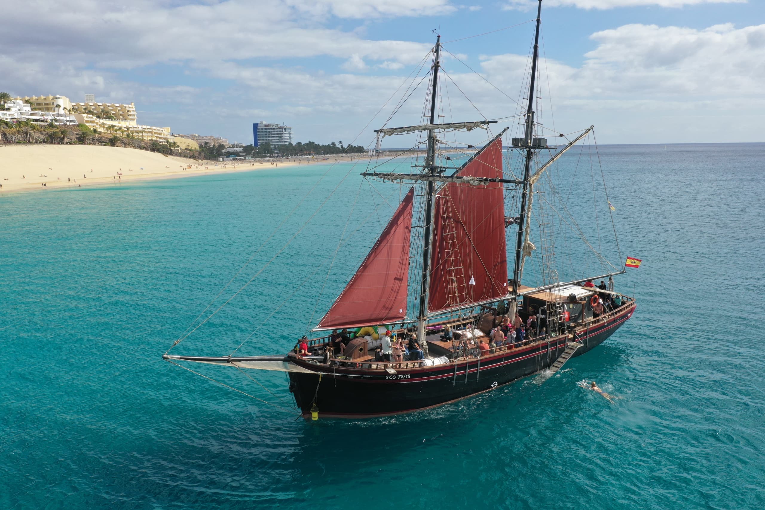 Experiencia en Barco Pirata por la costa sur de Fuerteventura