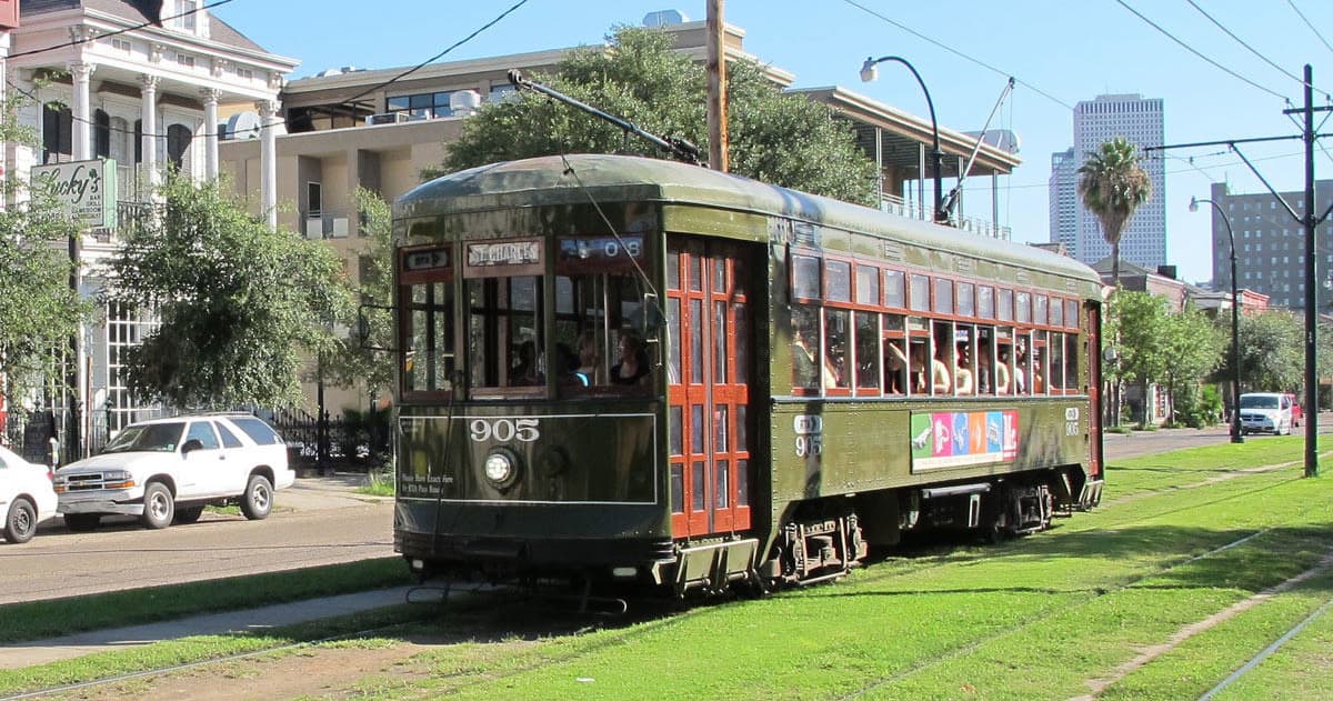 New Orleans City and Cemetery Bus Tour