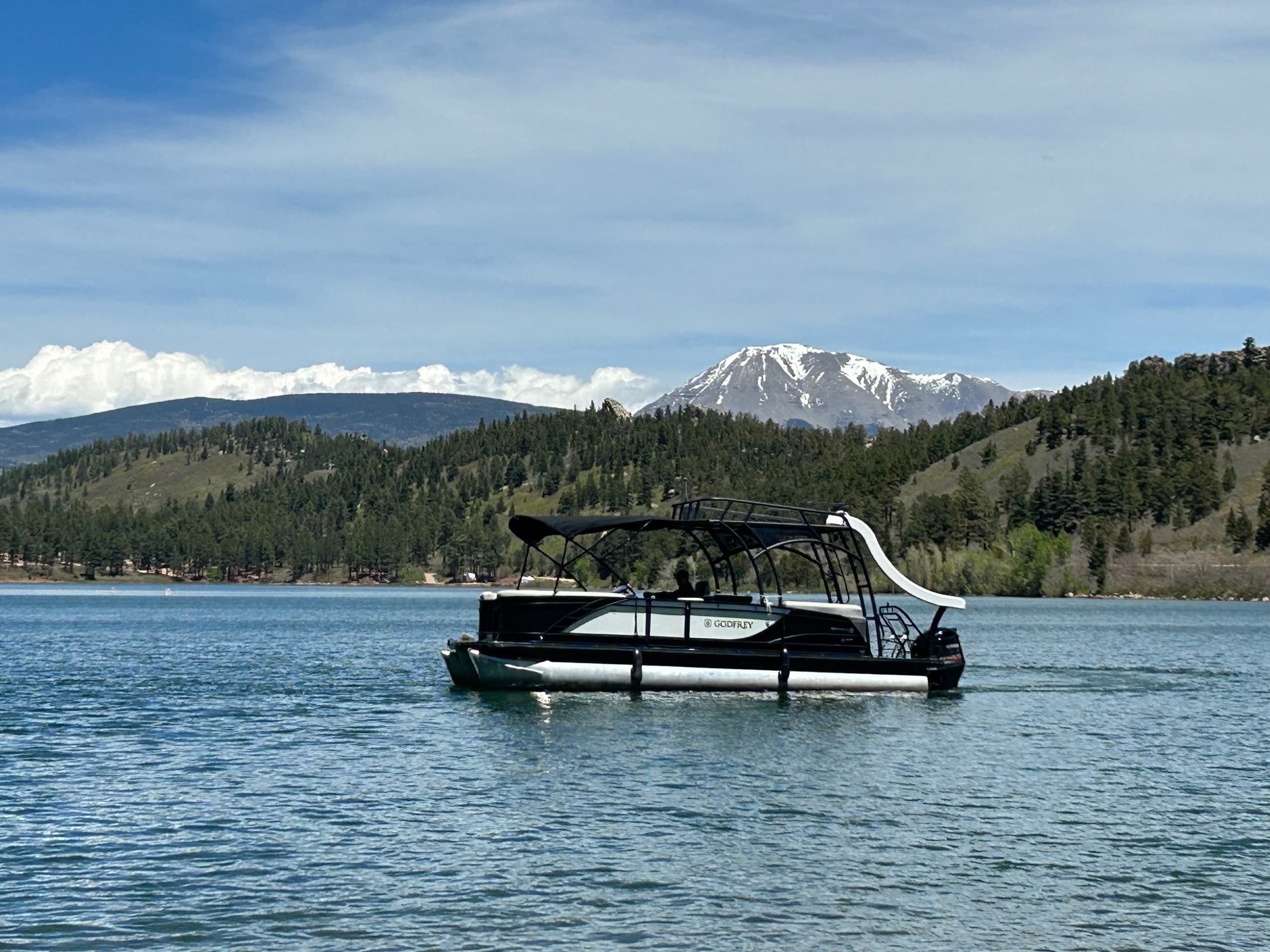 Seventeen Passenger Pontoon Rental