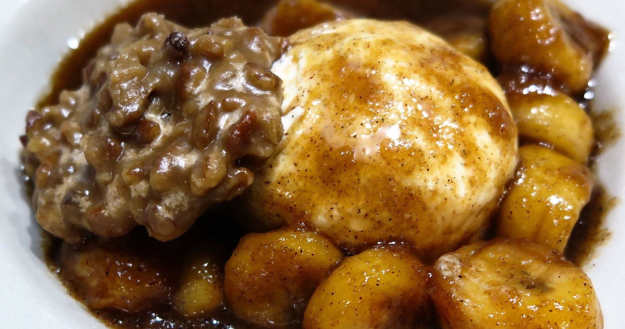 Hands-On: Corn & Crab Bisque, Beef Grillades and Grits, Bananas Foster