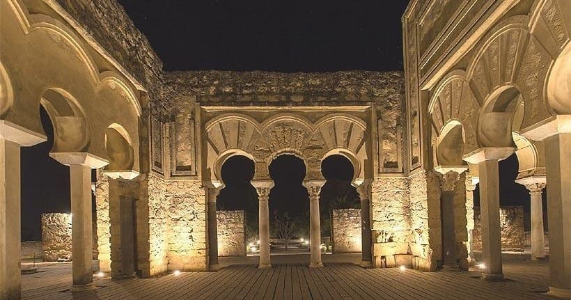 Medina Azahara al Anochecer con Transporte
