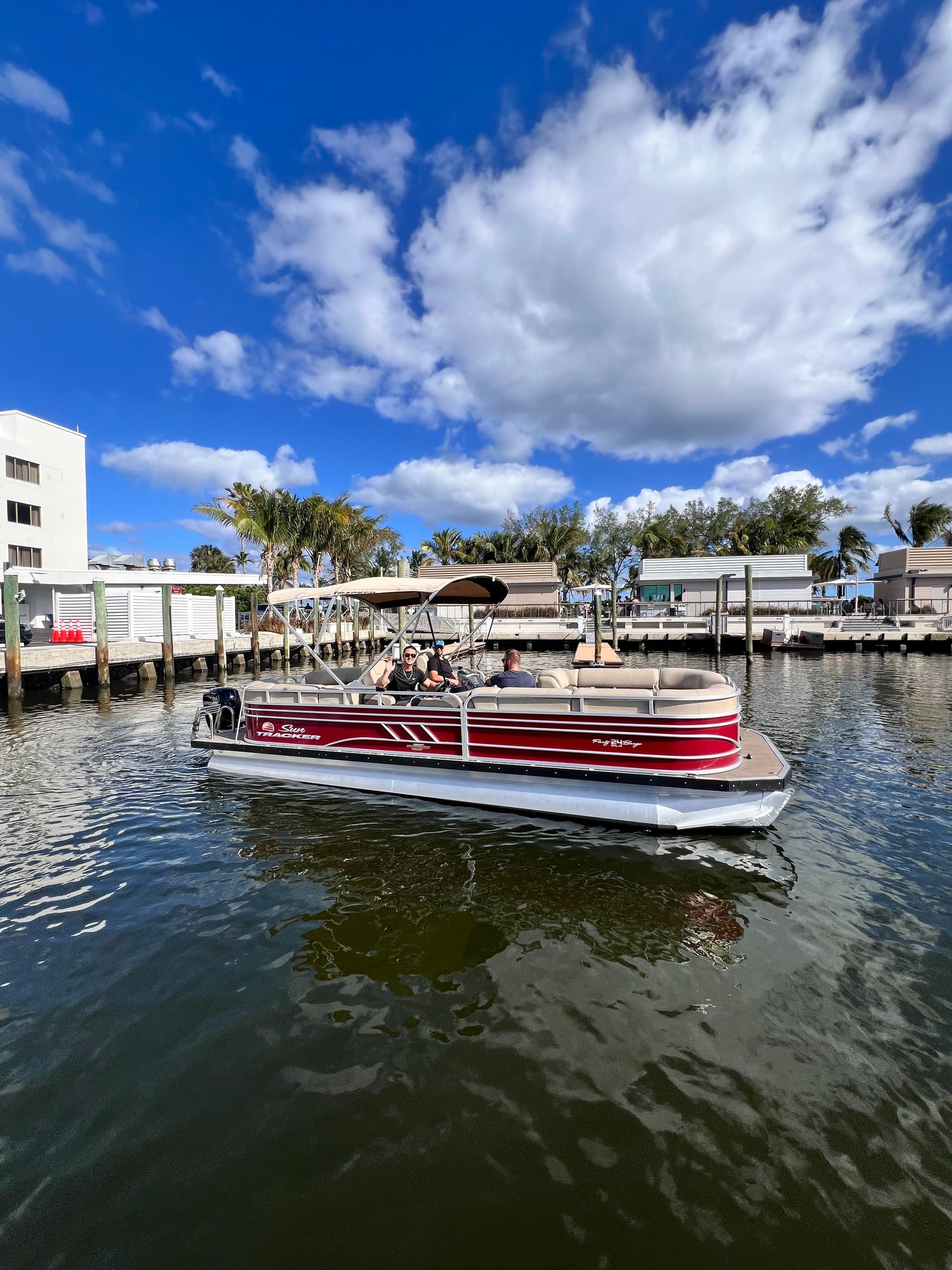 24’ Big Bertha: Pontoon