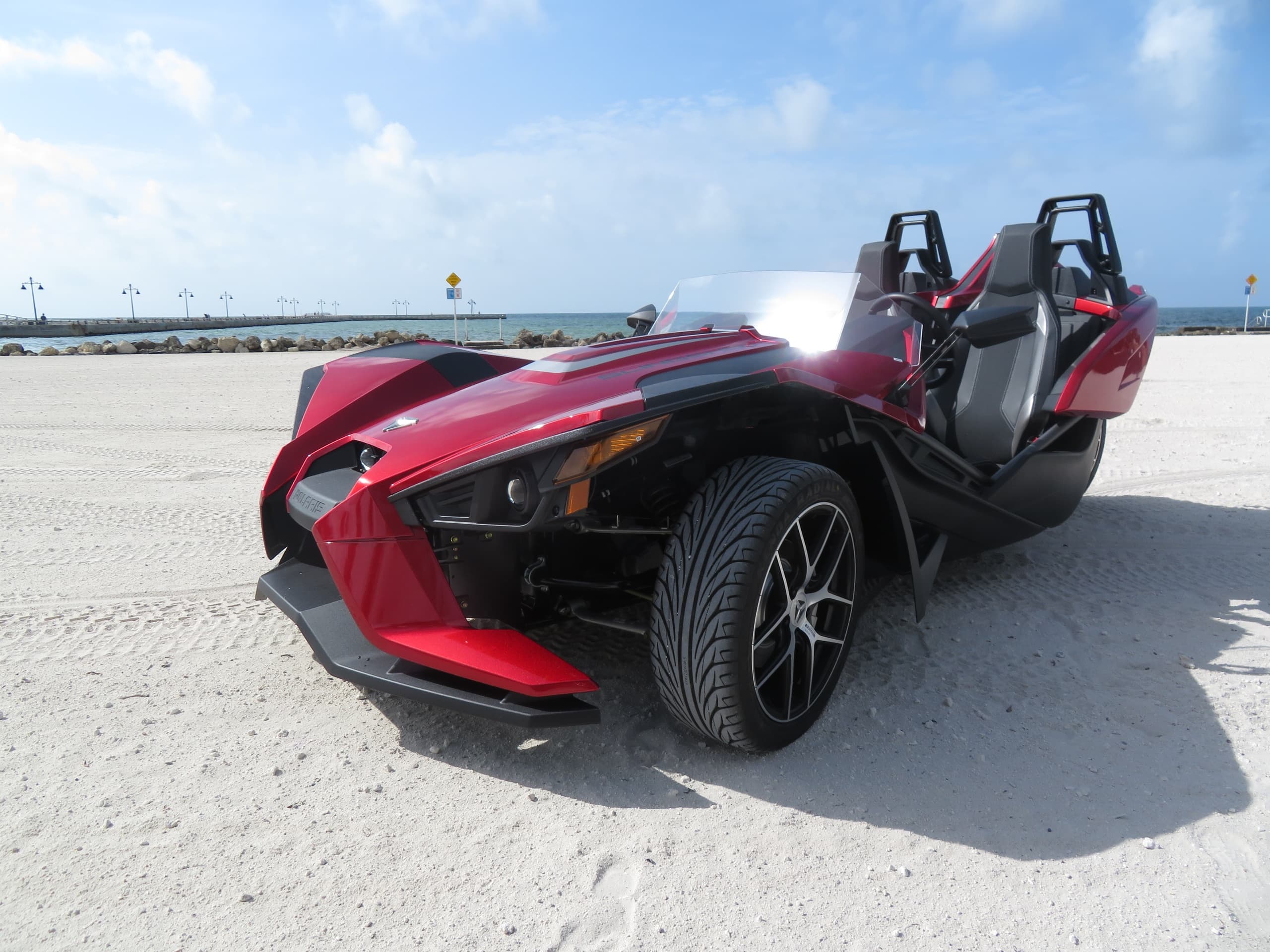 Polaris Slingshot: Automatic - Marathon