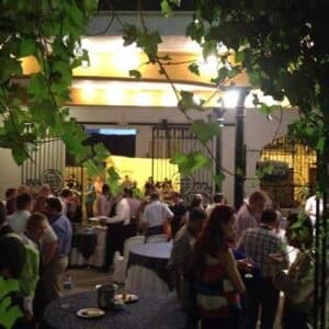 Visita con Degustación 3 vinos, Tapa y Guitarra Flamenca
