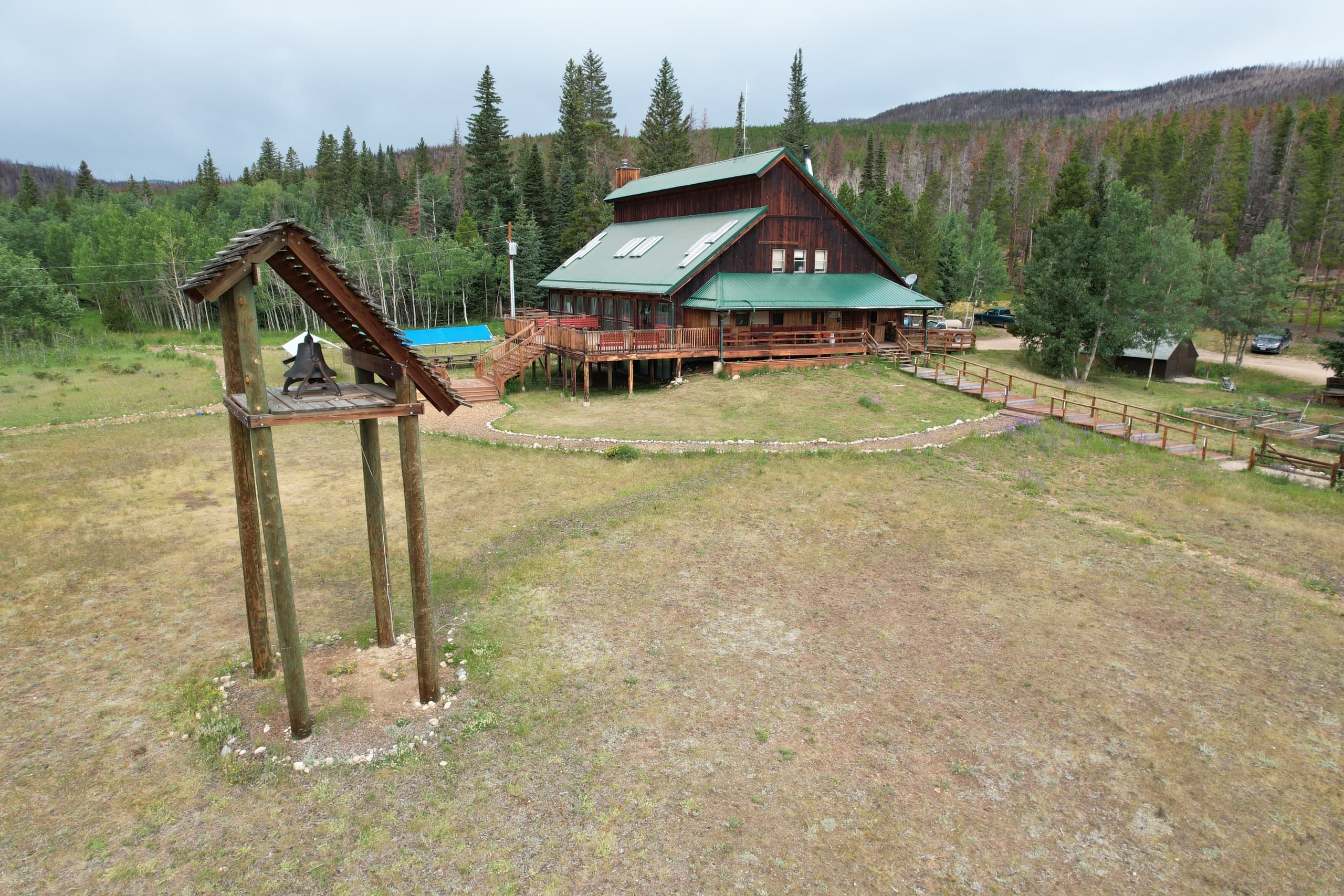 Browns Lake Lodge Room