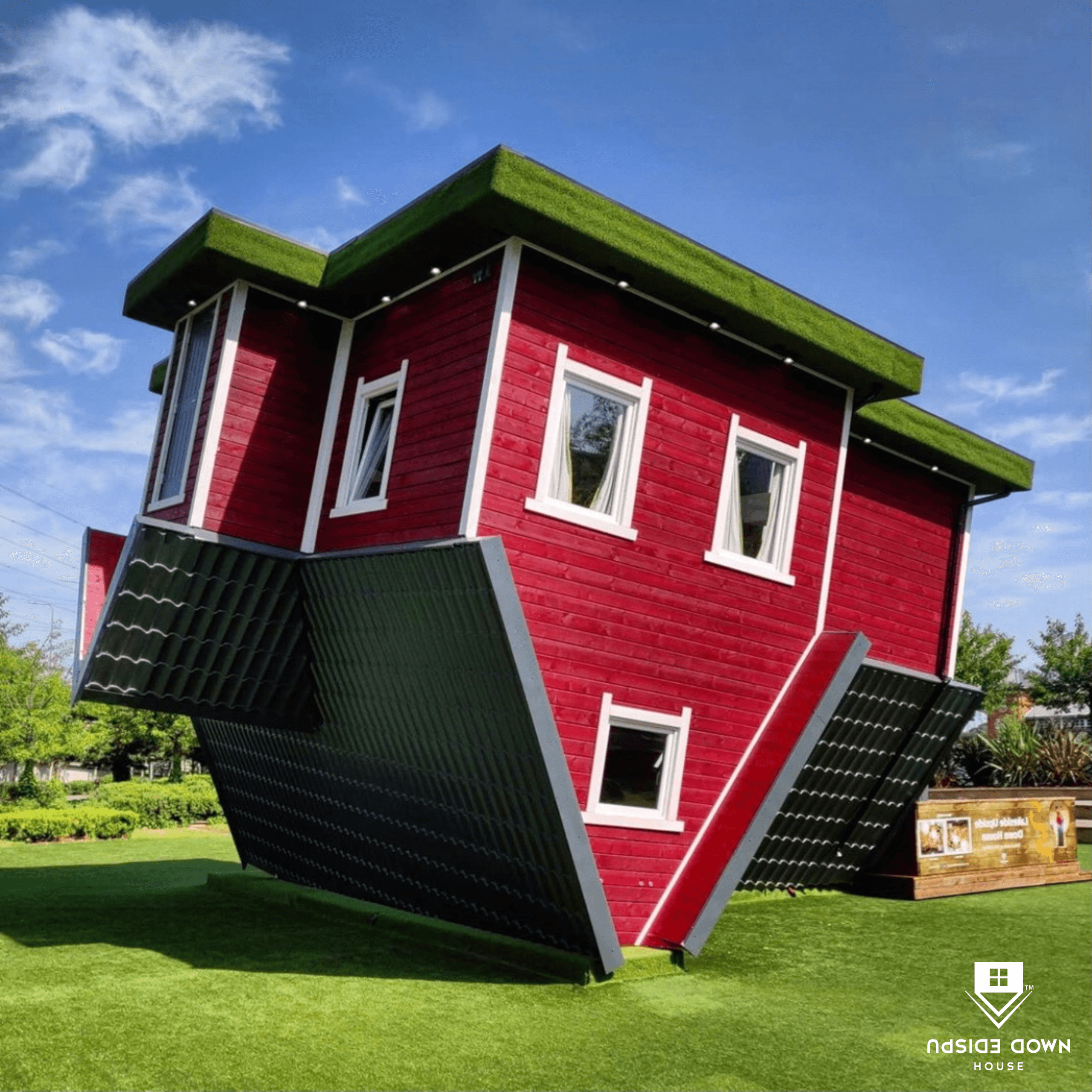 Upside Down House - Lakeside