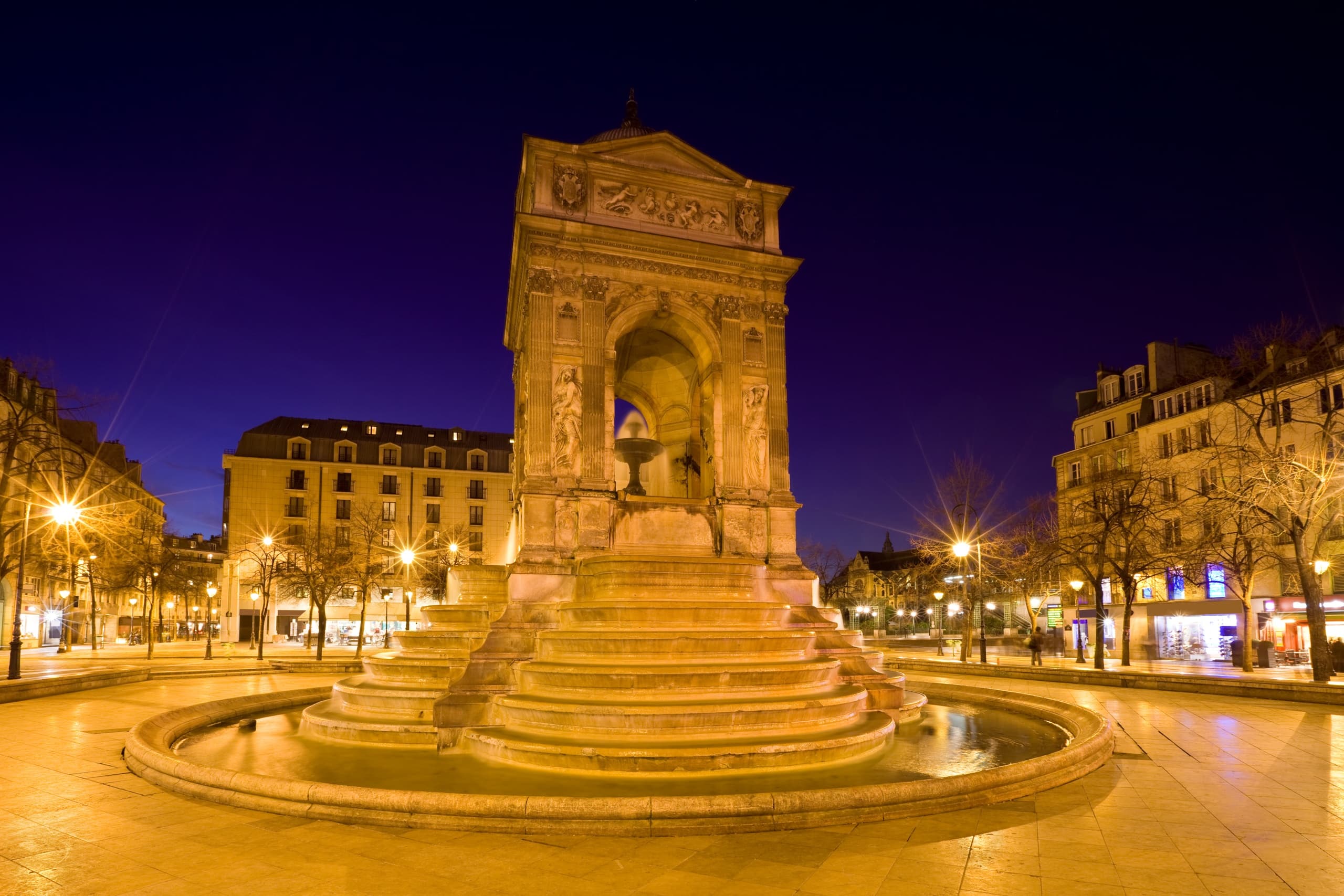 Paris Darkest Tales – A Night of Secrets, Scandals & Legendary Bar Tour