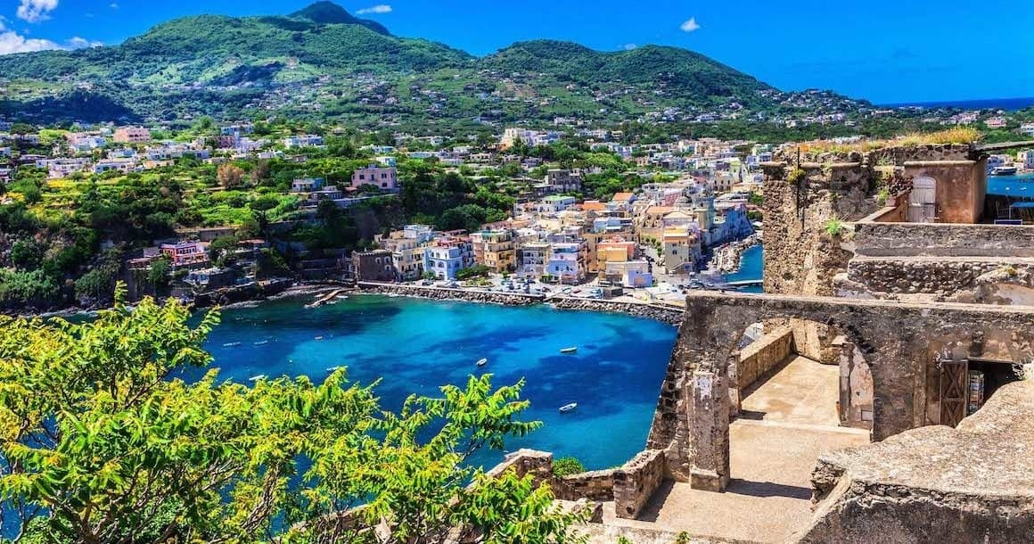 Escursione in barca a Ischia e Procida da Sorrento