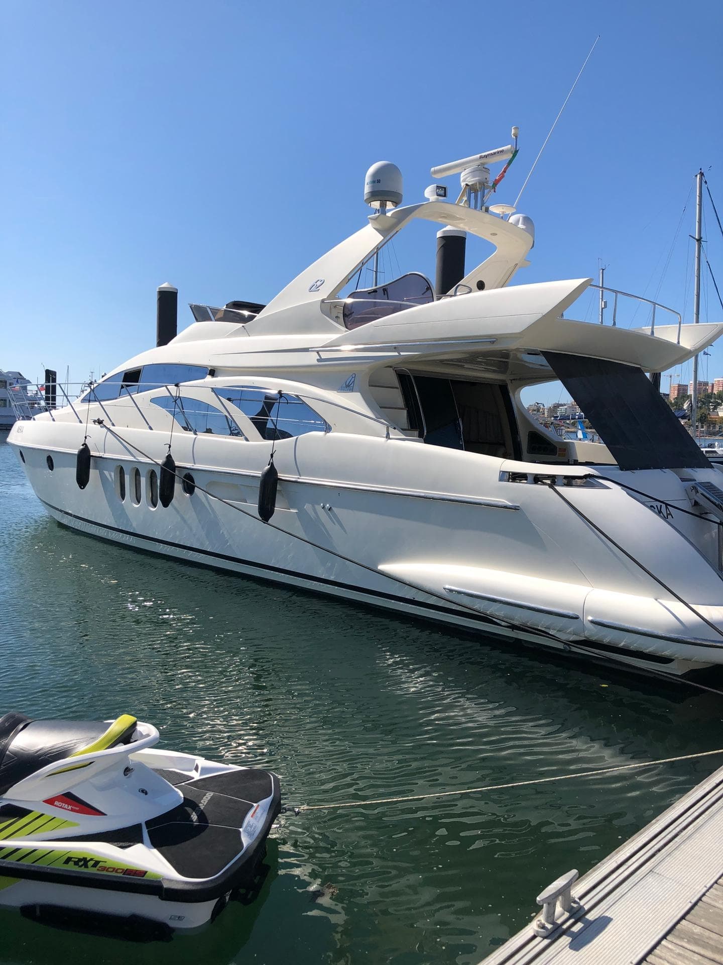 Passeio Privado em Iate - Porto e Douro - 3 Horas AZIMUT 62