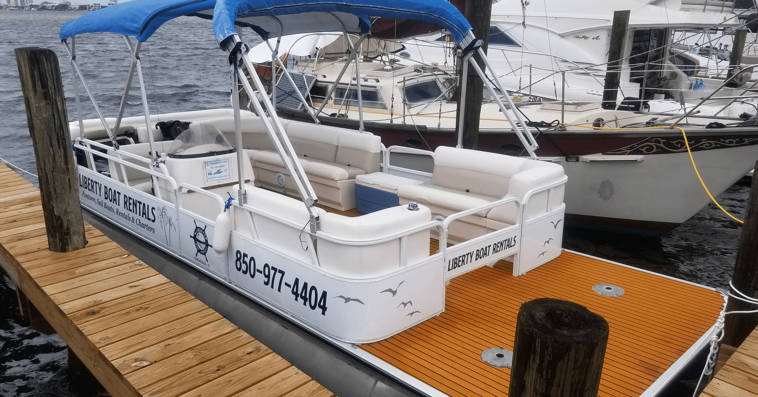 Private Pontoon Charter