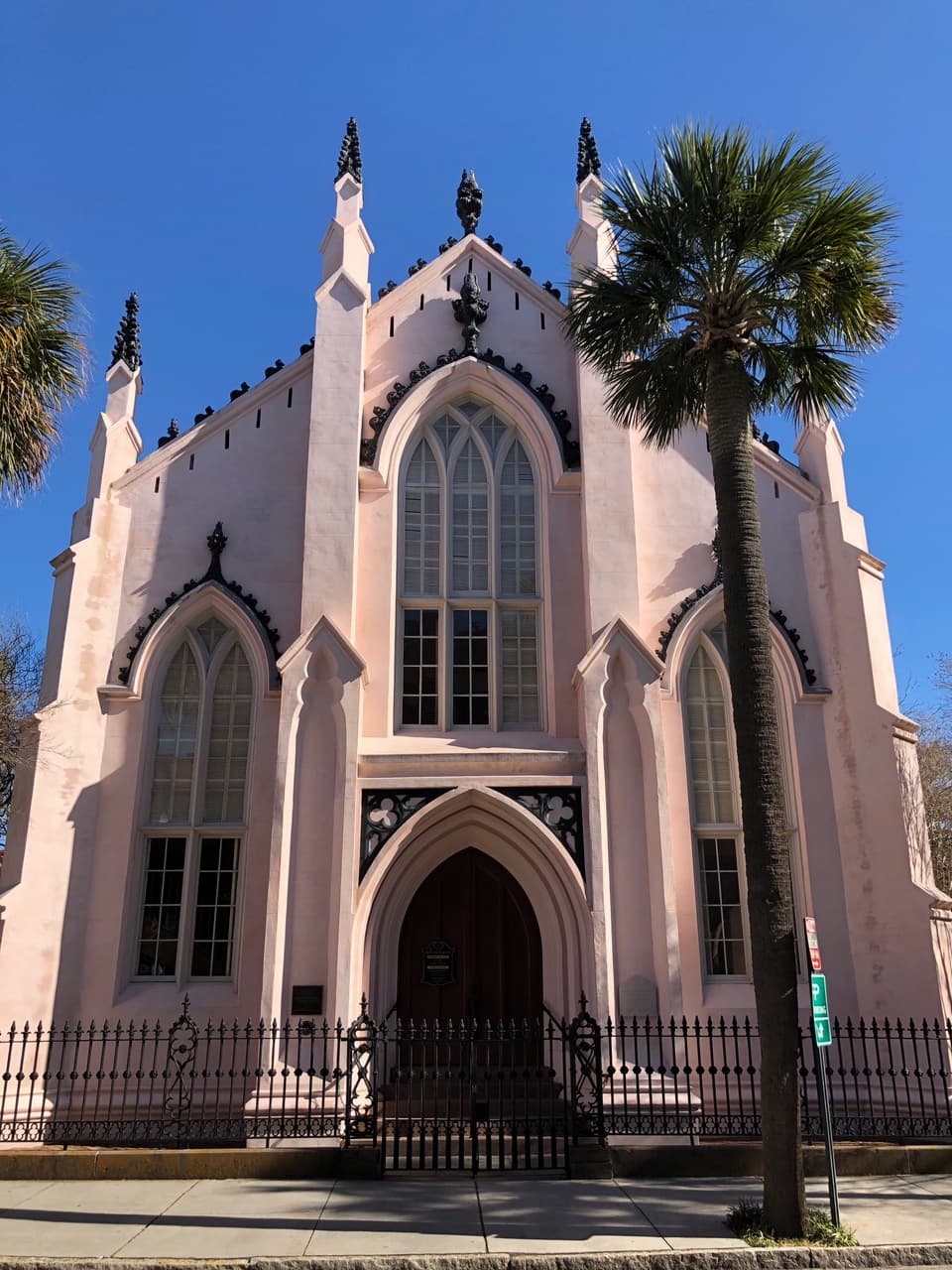 History and Hops Tour: Bar and History Walk