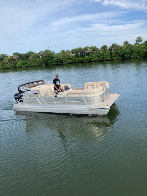 # 20 21 ft  Landau (2018, Seats 10)