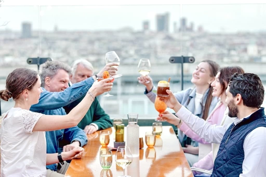 Explore Vienna After Dark: Food, Wine & Cocktails