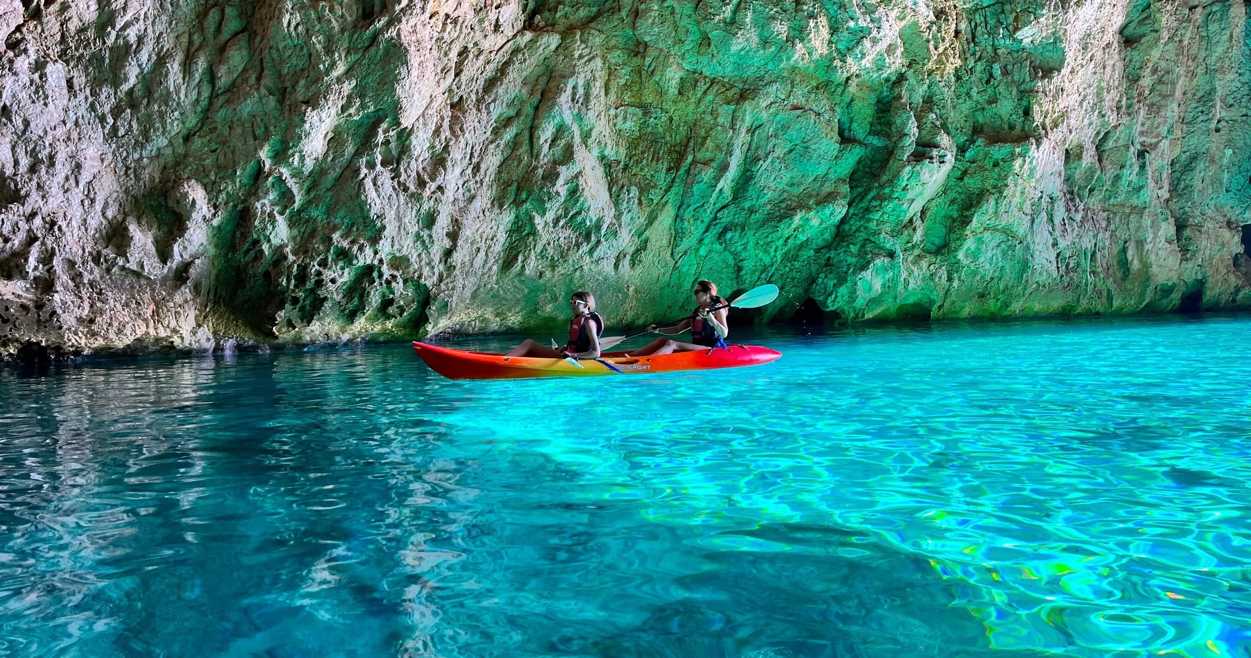 Kayak Cova dels Orguens