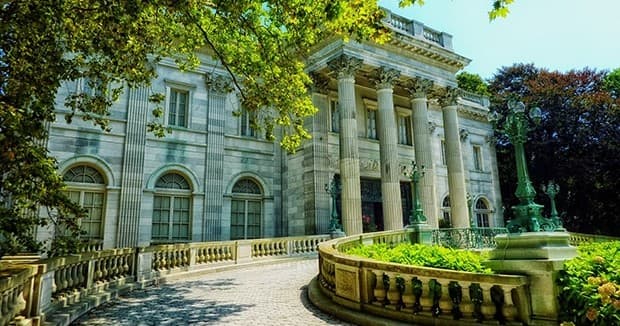 Newport Grand Mansion Trolley Tour – Marble House
