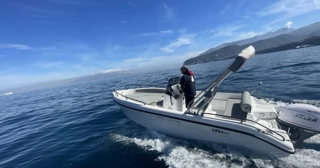 Boat Rental: Motorboat 20ft Selva Marine