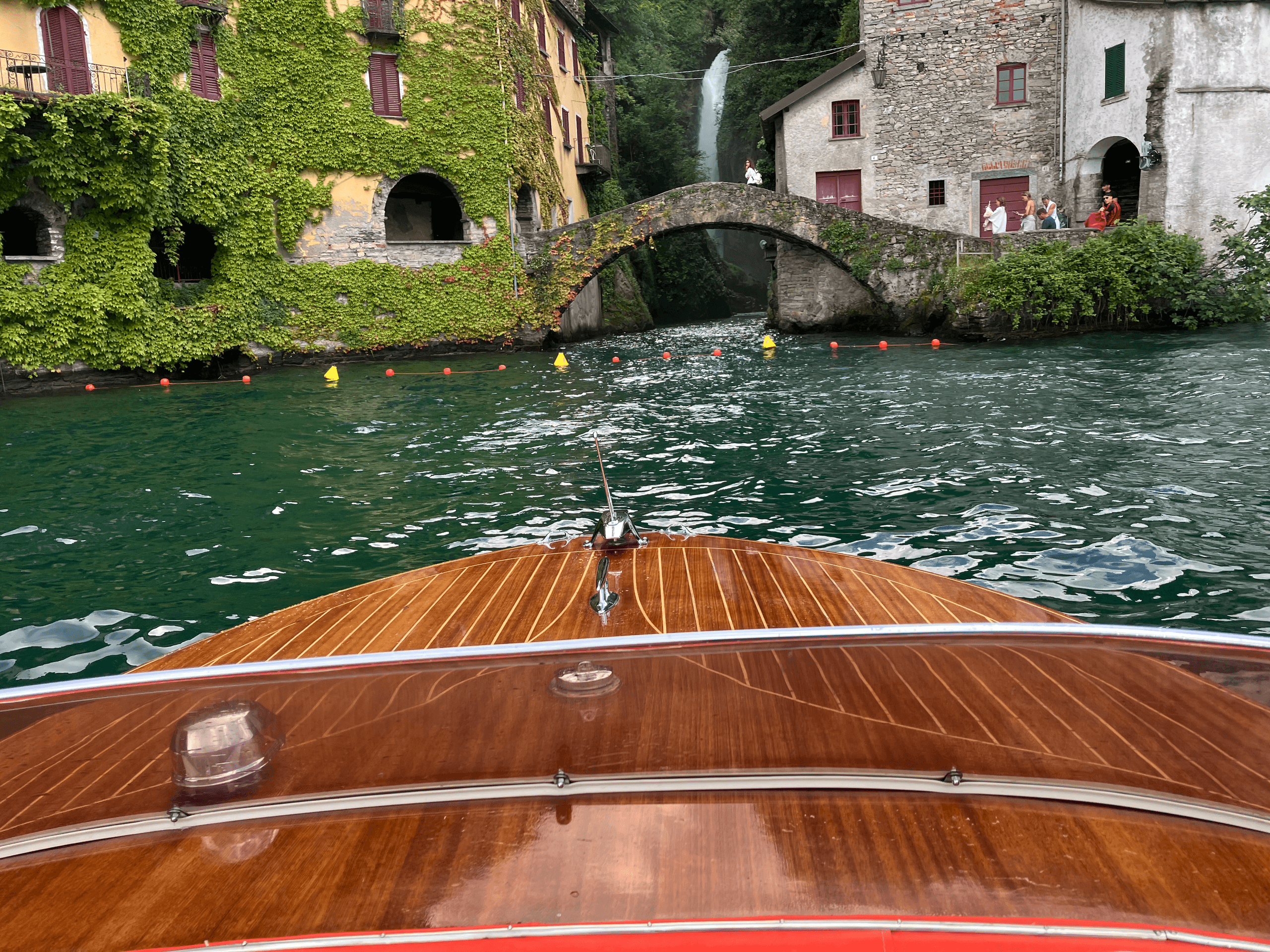 Private Vintage Wooden Boat Tour on Lake Como