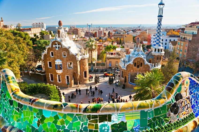 Private Barcelona and Park Güell Half-Day Tour with Hotel pick-up (HD)
