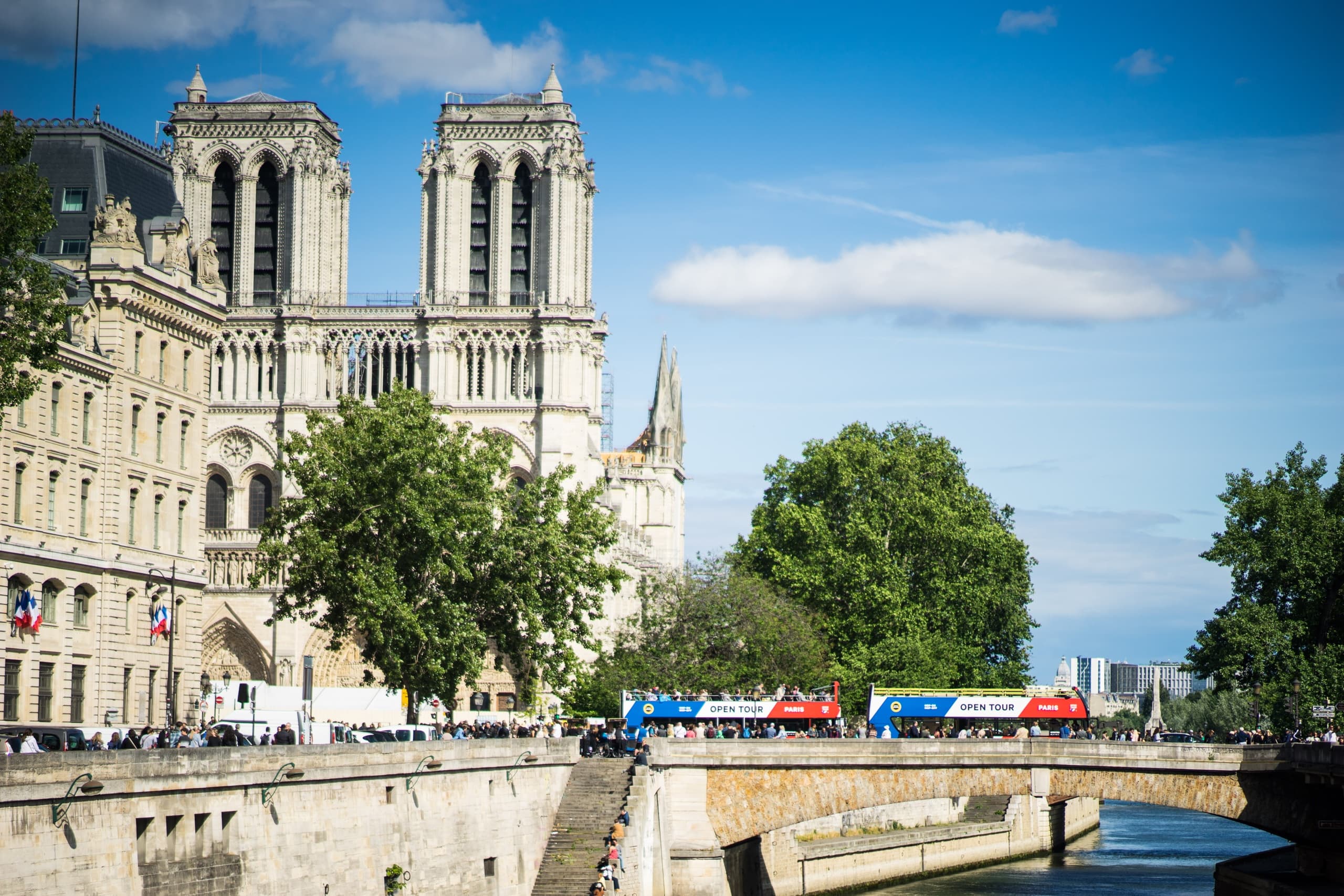 Kleingruppentour Seine-Inseln: Ile de la Cité, Ile Saint-Louis & Notre-Dame