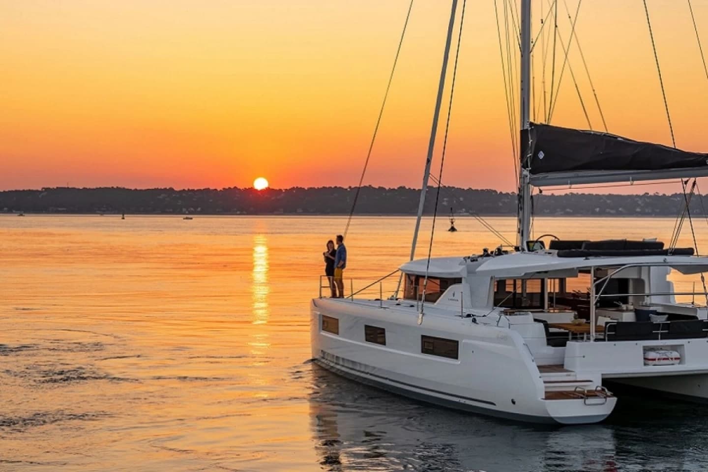 Semi-Private Full Day Cruise with Catamaran  (NEW Lagoon 46 - Naya II)