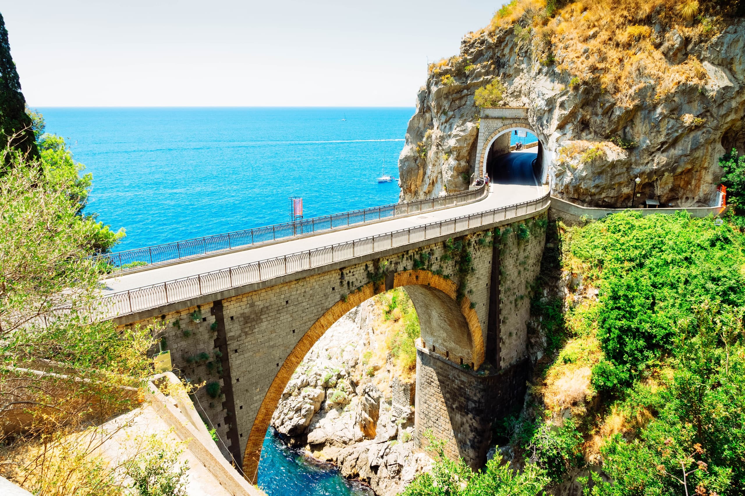 Transfer from Amalfi Coast to Naples with Private tour in Herculaneum
