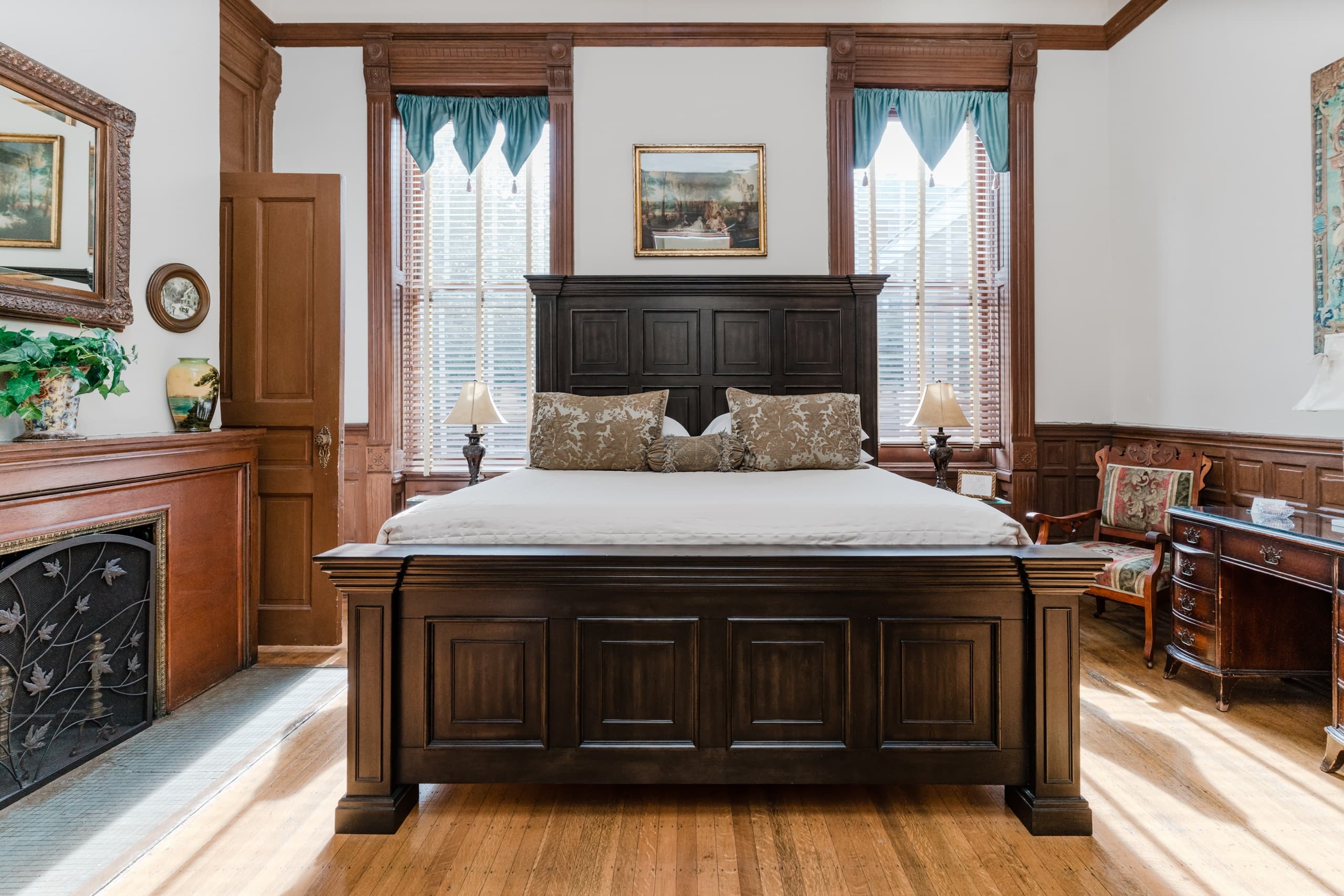 The Watkins Room (Check In 3pm-9pm)