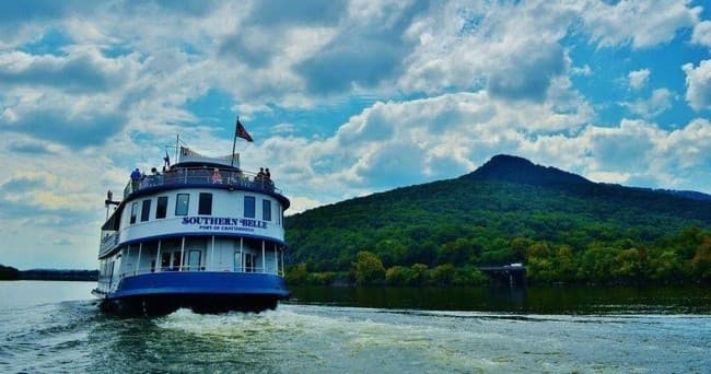 SIGHTS CRUISE! - Optional Upgrades: Cheese and Charcuterie Board - BBQ Sandwich Plate - Cold Beer/ Go to Overboard Bar and Grille Before!