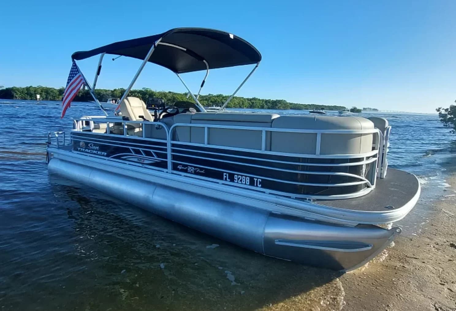 Pontoon Sun Tracker Sportfish SF22XP3
