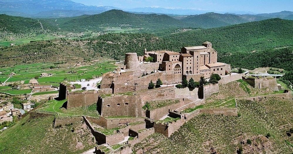 Private Montserrat Cardona & Salt Mountain