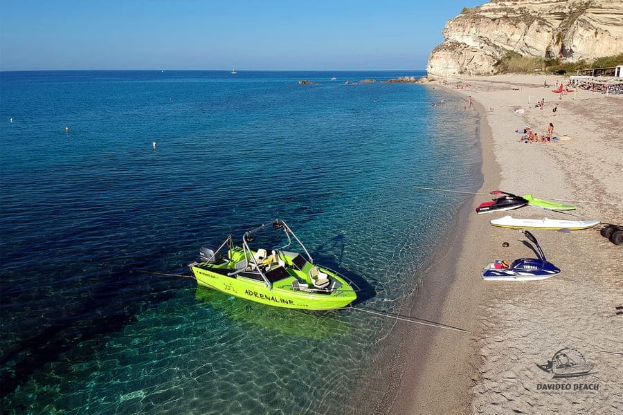 Water Sports • Banana • Divano • Cuscino