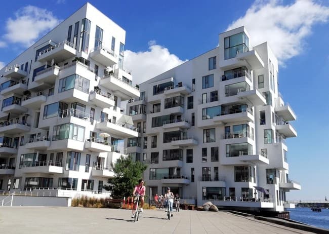 Contemporary Architecture tour by bike