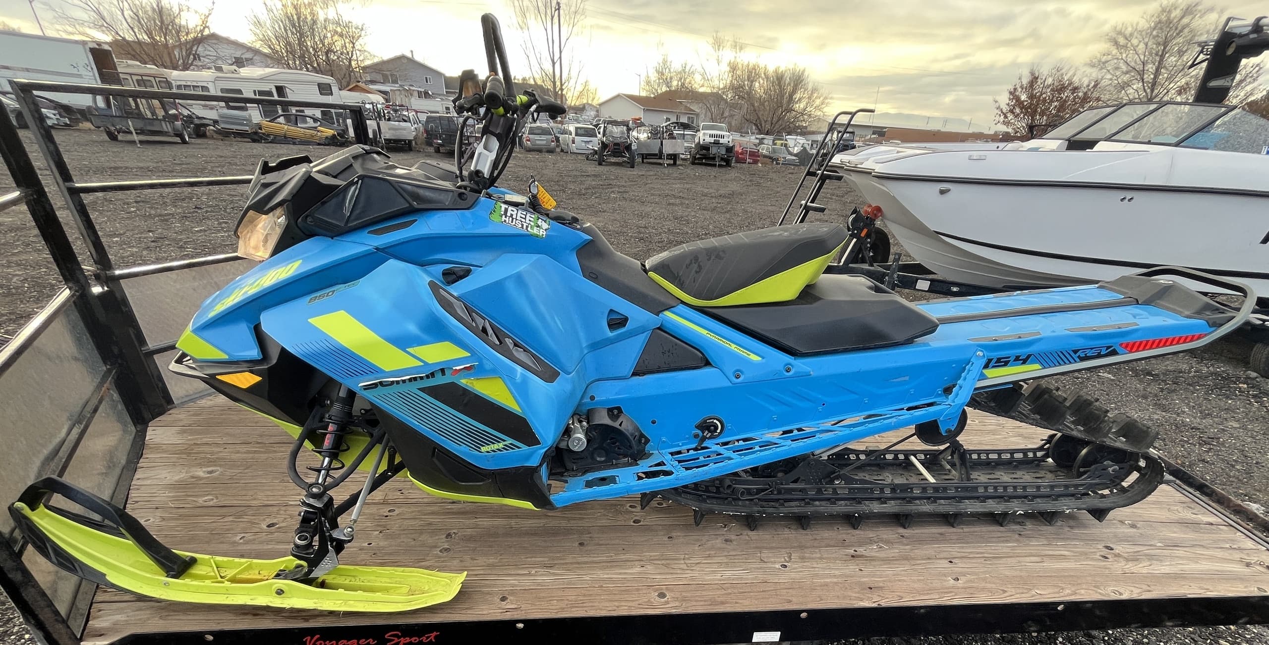 Ski Doo Summit X 850 ETec Turbo 154 track