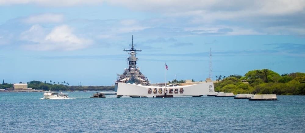 7H- Pearl Harbor and Mini Circle Island Tour Departing from the Big Island
