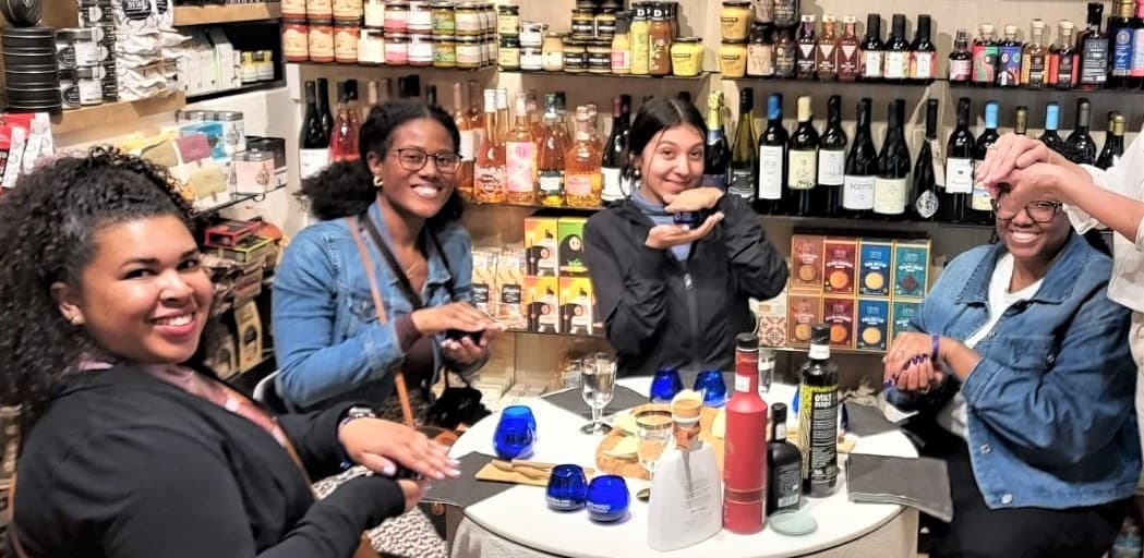 Flavors of Greece: Premium Olive Oil and Wine Tasting Tour in Athens