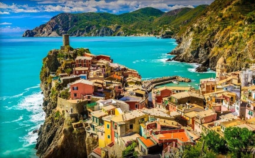 Private VIP - Cinque Terre Tour: A sea of beauty!
